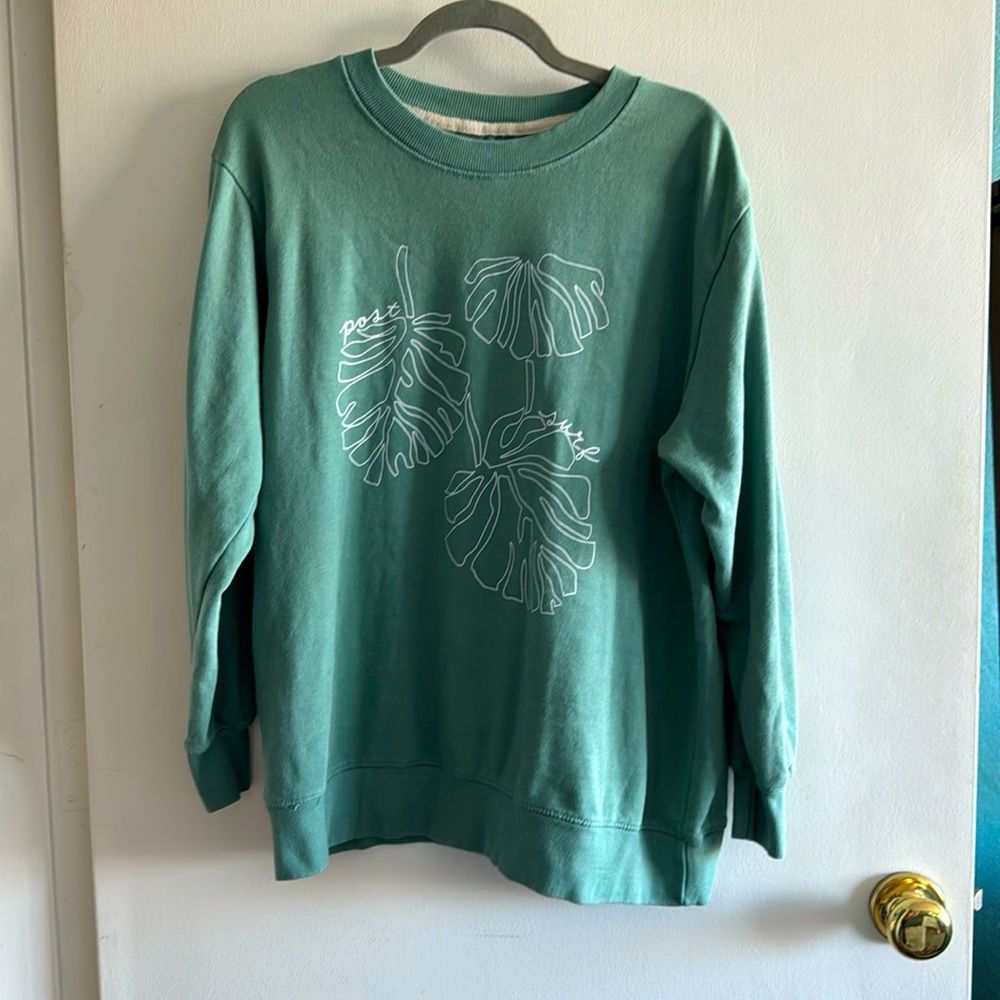 Sage green aloha style sweatshirt size medium - roomy